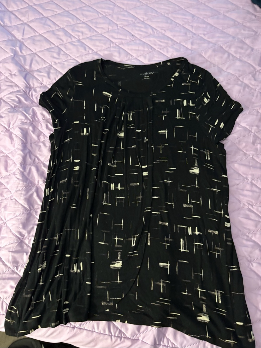 Eddie Bauer Black Short-Sleeve Top with Cream Brushstroke Print